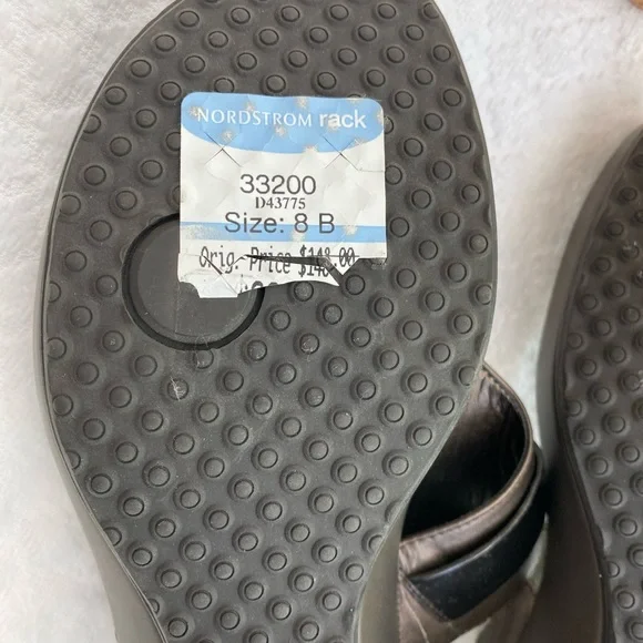 NWT COLE HAAN Brown Woman Thong Sandal size 8B - Picture 5 of 9